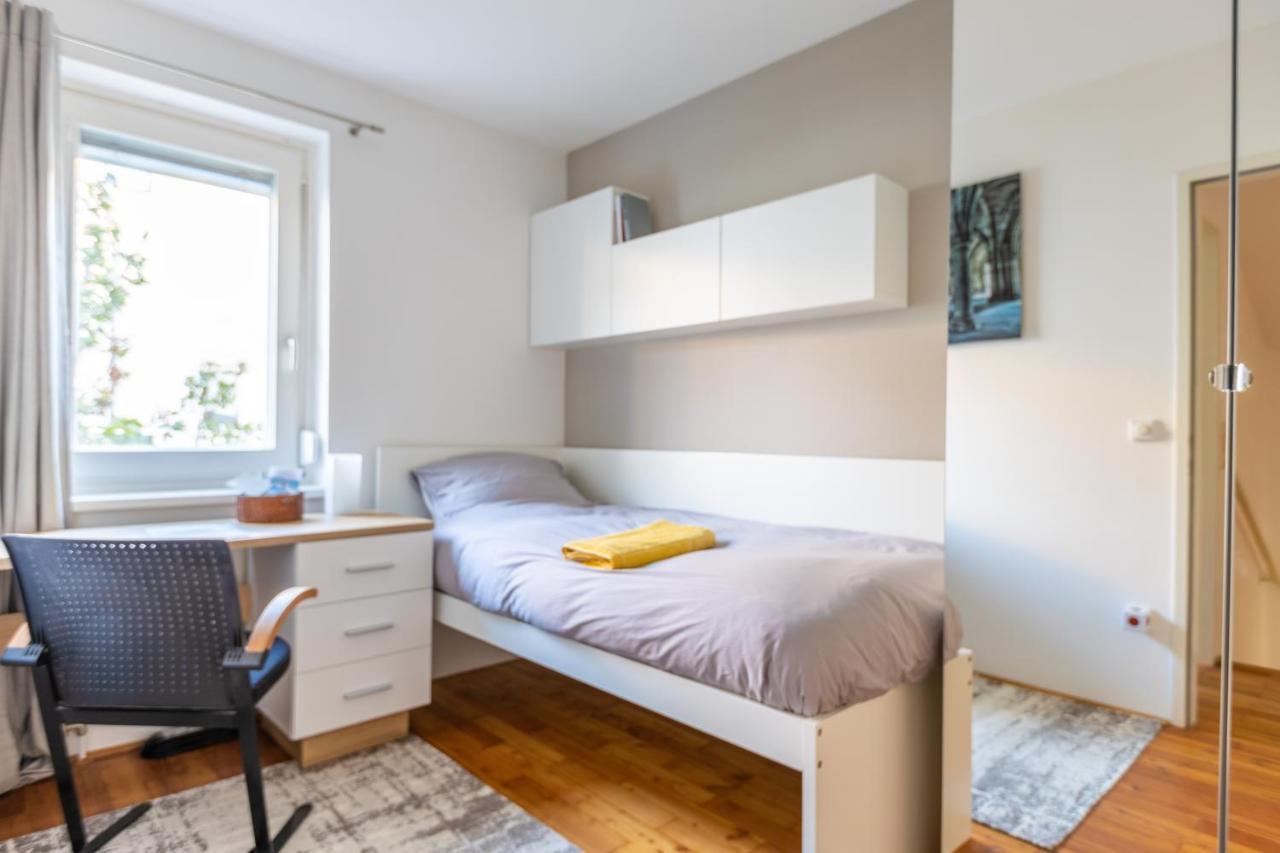 Town House Near Metro & Vienna City Center المظهر الخارجي الصورة
